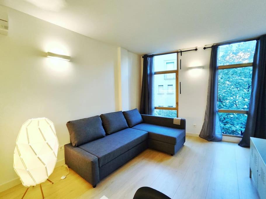 Moderno Apartamento En Terrassa Centro Exterior foto