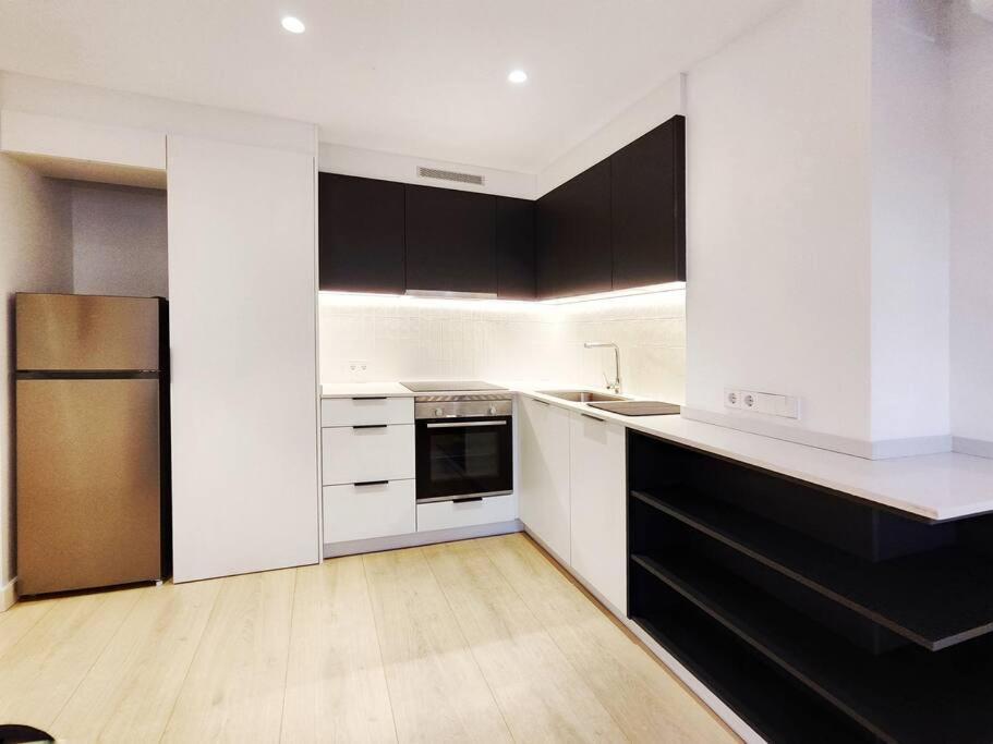 Moderno Apartamento En Terrassa Centro Exterior foto
